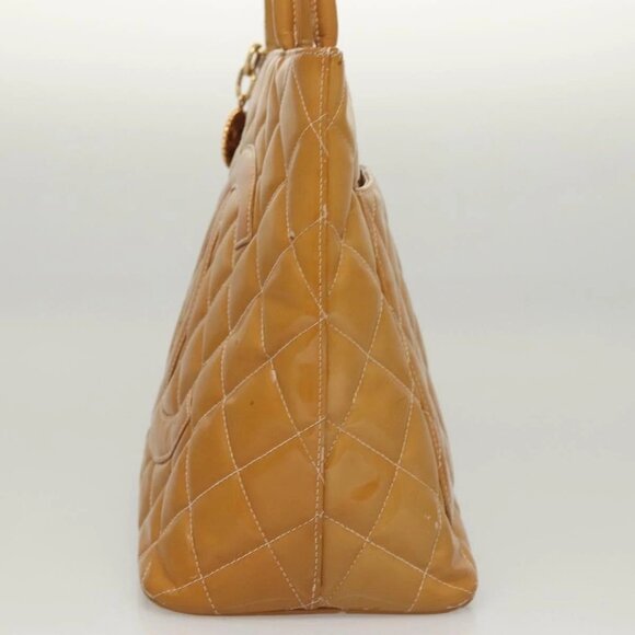 CHANEL Matelasse Reprint Tote Bag Patent leather Yellow Gold CC Auth 124110 - Picture 3 of 16